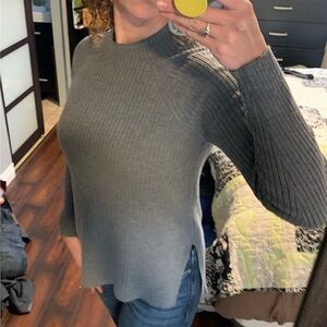 ELIE TAHARI • ribbed sweater top cashmere blend modern chic quiet luxury muted